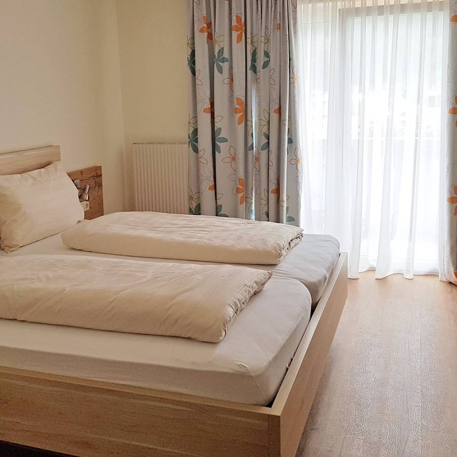 Z3-Doppelzimmer-mit-Balkon