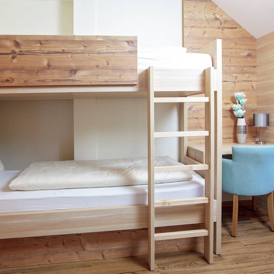 Z16-Familienzimmer-4-Betten-mit-Balkon