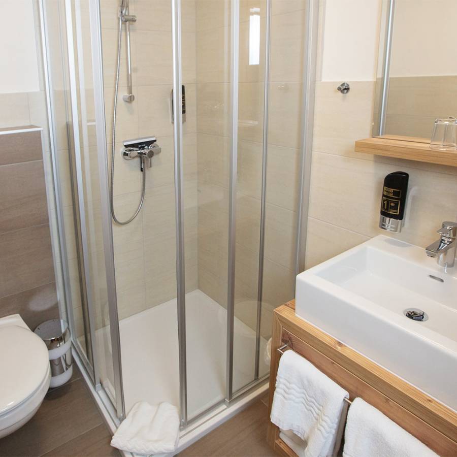 Z7-Doppelzimmer-ohne-Balkon-3