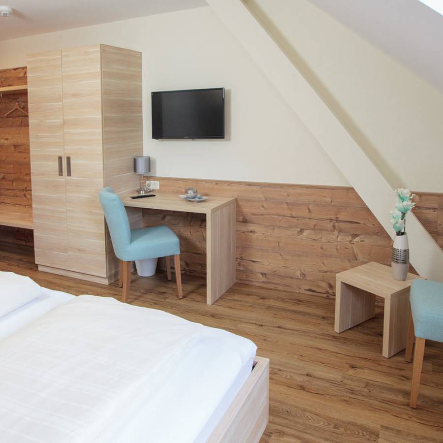 Z7-Doppelzimmer-ohne-Balkon-5