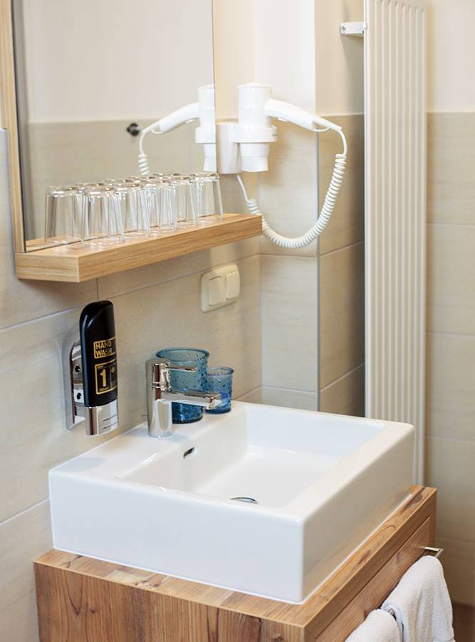 Z2-Familienzimmer-5-Betten-mit-Balkon-3